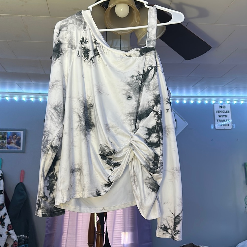 A off the shoulder black and white top